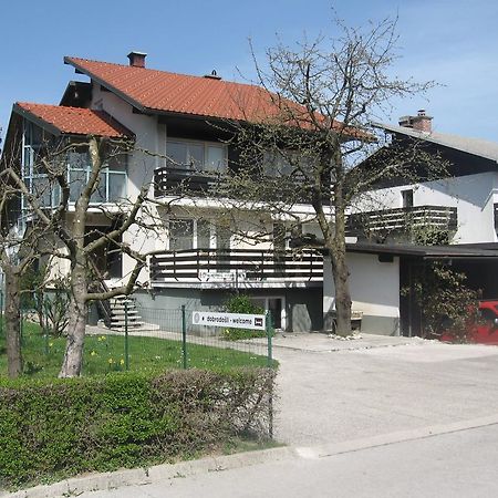 Rooms And Apartment Na Poljani Škofja Loka Exteriér fotografie